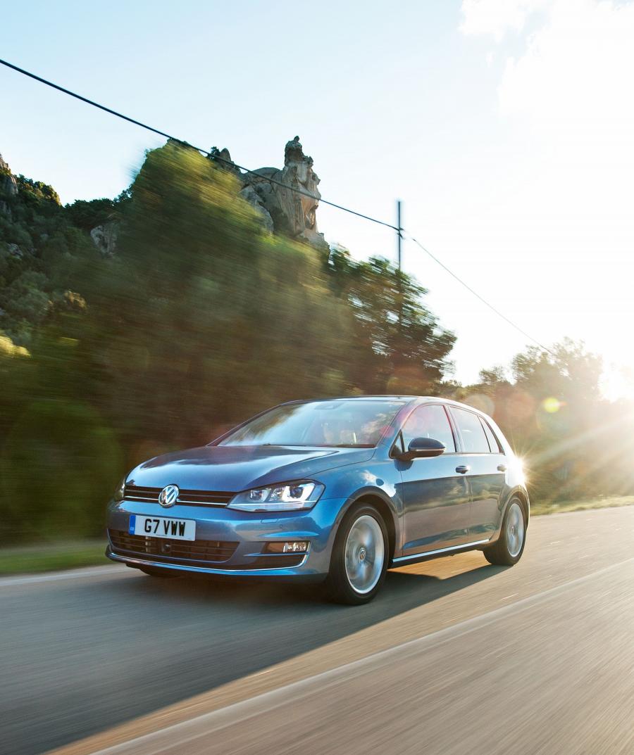  Volkswagen Golf TDi BlueMotion 2012 года  (UK) (фото 23 из 52)